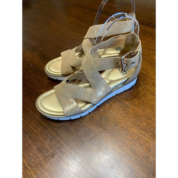 Sofft Metallic Platform Strappy Sandal Women 6 Gold Easter Spring Wedding Light - Picture 6 of 8